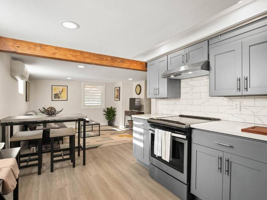 Ferienwohnung Elegant Richmond Gem Nestled Up To Hawthorne Blvd. Portland Exterior foto